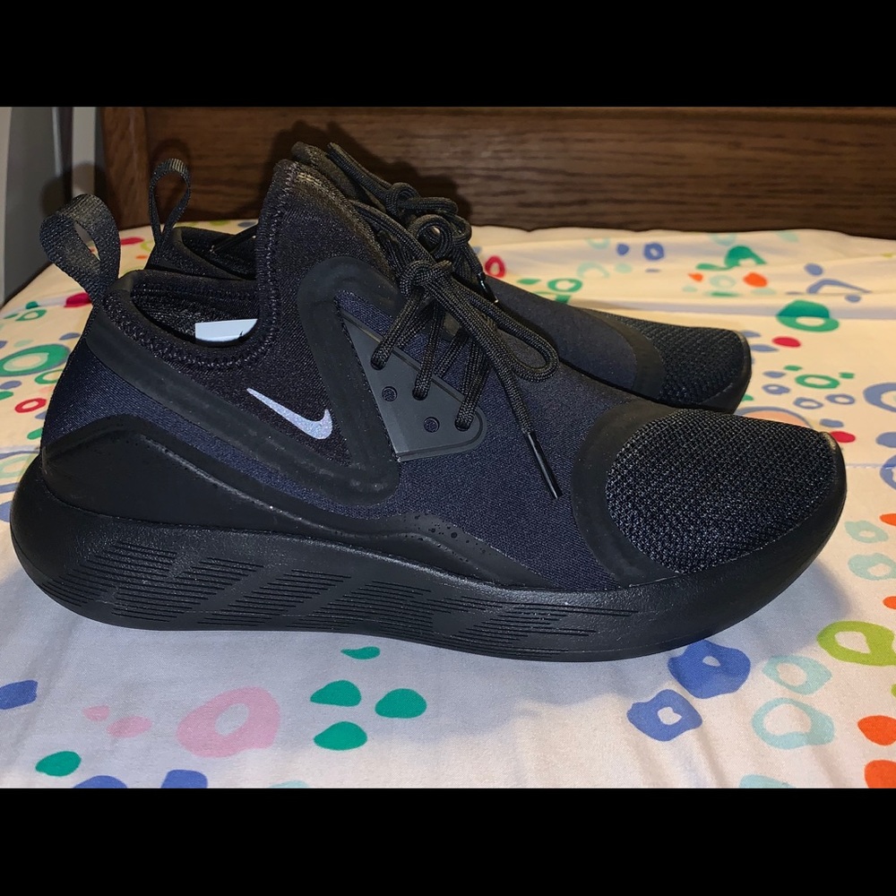 Nike Women Lunarcharge Essential